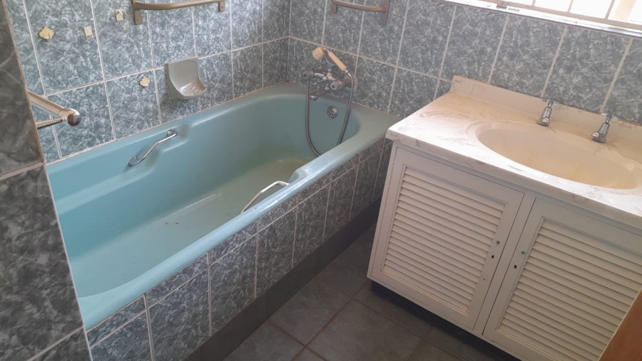 3 Bedroom Property for Sale in Hartbeesfontein North West